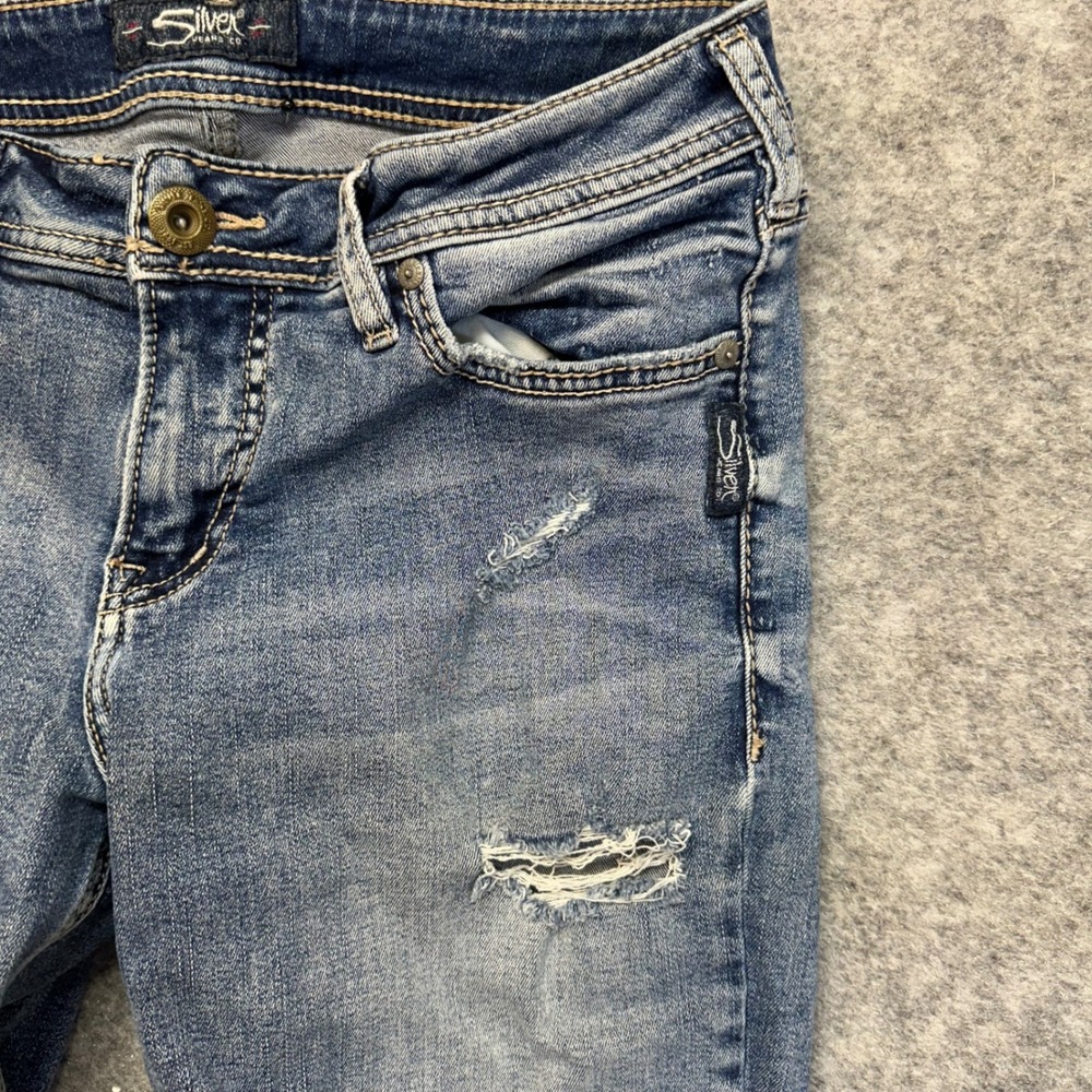 Silver Jeans Co Suki Bermuda Women Size 28 Blue Good Distressed Mid Rise - Picture 8 of 10